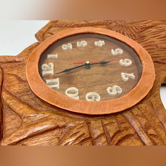 Mid Century Vintage Large Artisan Hand Crafted Wooden Quartz AFRICA Wall Clock - Picture 9 of 16